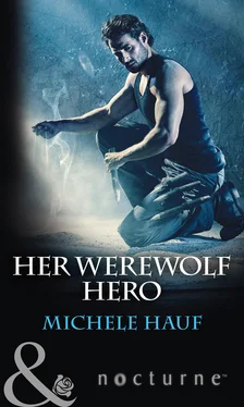 Michele Hauf Her Werewolf Hero обложка книги