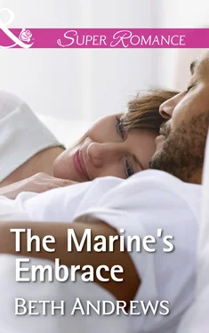 Beth Andrews The Marine's Embrace обложка книги