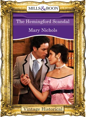 Mary Nichols The Hemingford Scandal обложка книги