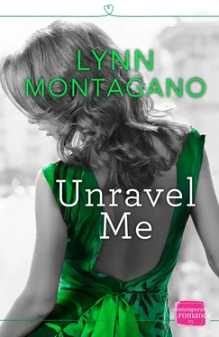 Lynn Montagano Unravel Me обложка книги