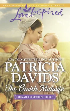 Patricia Davids The Amish Midwife обложка книги