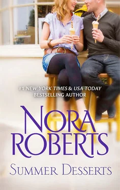 Nora Roberts Summer Desserts: the classic story from the queen of romance that you won’t be able to put down обложка книги