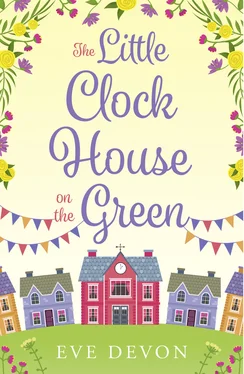 Eve Devon The Little Clock House on the Green: A heartwarming cosy romance perfect for summer обложка книги