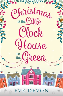 Eve Devon Christmas at the Little Clock House on the Green: An enchanting and warm-hearted romance full of Christmas cheer обложка книги