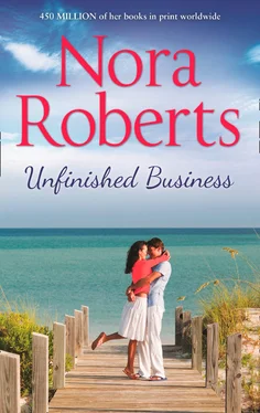 Nora Roberts Unfinished Business: the classic story from the queen of romance that you won’t be able to put down обложка книги