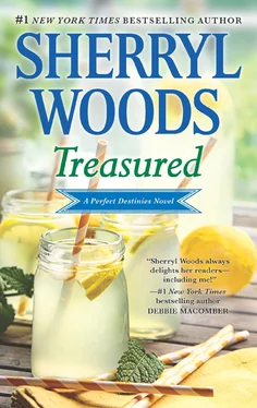 Sherryl Woods Treasured обложка книги