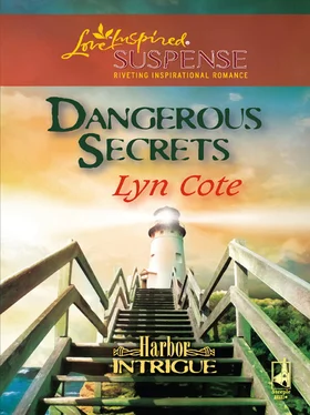 Lyn Cote Dangerous Secrets обложка книги