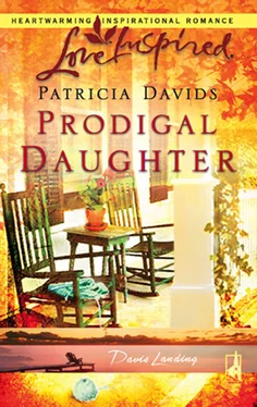 Patricia Davids Prodigal Daughter обложка книги
