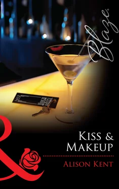 Alison Kent Kiss & Makeup обложка книги