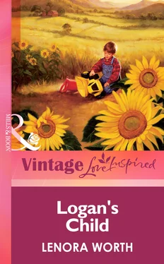 Lenora Worth Logan's Child обложка книги