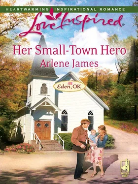 Arlene James Her Small-Town Hero обложка книги