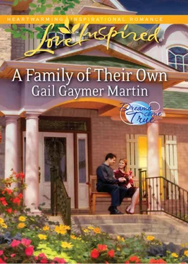 Gail Martin A Family of Their Own обложка книги