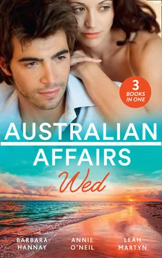 Barbara Hannay Australian Affairs: Wed: Second Chance with Her Soldier / The Firefighter to Heal Her Heart / Wedding at Sunday Creek обложка книги