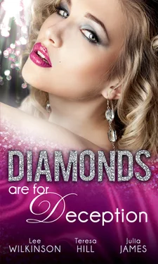 Julia James Diamonds are for Deception: The Carlotta Diamond / The Texan's Diamond Bride / From Dirt to Diamonds обложка книги