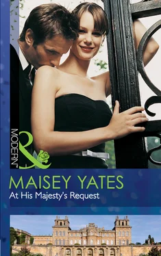 Maisey Yates At His Majesty's Request обложка книги
