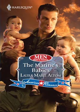 Laura Altom The Marine's Babies обложка книги