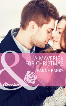 Leanne Banks A Maverick for Christmas обложка книги