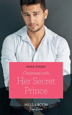 Nina Singh Christmas With Her Secret Prince обложка книги