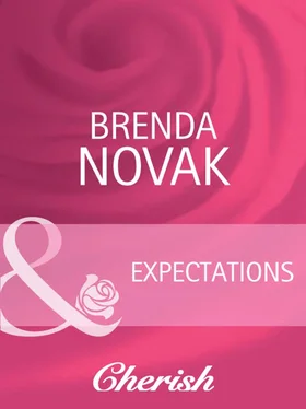 Brenda Novak Expectations обложка книги