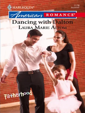 Laura Altom Dancing with Dalton обложка книги