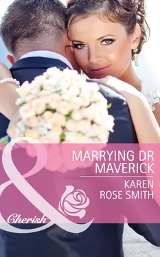 Karen Smith Marrying Dr Maverick обложка книги