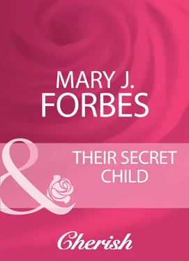 Mary Forbes Their Secret Child обложка книги