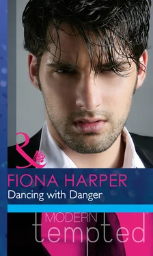 Fiona Harper Dancing with Danger обложка книги