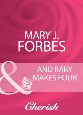Mary Forbes And Baby Makes Four обложка книги