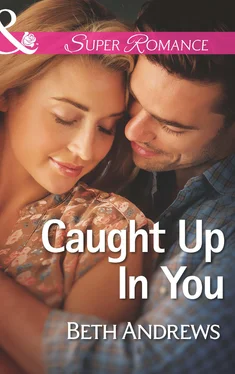 Beth Andrews Caught Up in You обложка книги