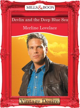 Merline Lovelace Devlin and the Deep Blue Sea обложка книги