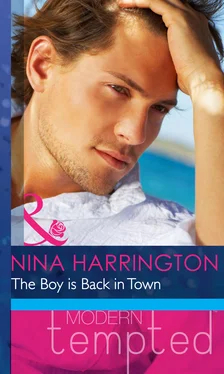 Nina Harrington The Boy is Back in Town обложка книги