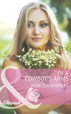 Rebecca Winters In a Cowboy's Arms обложка книги