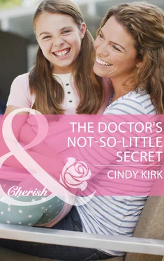 Cindy Kirk The Doctor's Not-So-Little Secret обложка книги