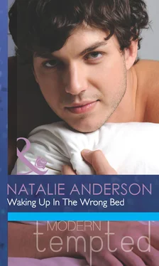 Natalie Anderson Waking Up In The Wrong Bed обложка книги