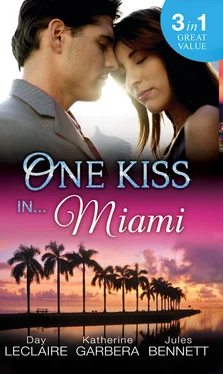 Katherine Garbera One Kiss in... Miami: Nothing Short of Perfect / Reunited...With Child / Her Innocence, His Conquest обложка книги