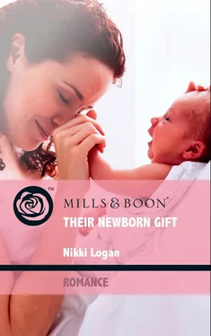 Nikki Logan Their Newborn Gift обложка книги