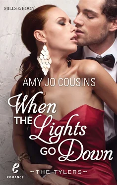 Amy Cousins When the Lights Go Down обложка книги