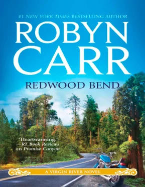 Robyn Carr Redwood Bend обложка книги