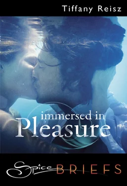 Tiffany Reisz Immersed in Pleasure обложка книги