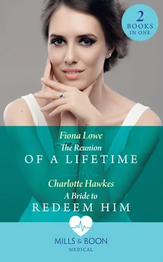Fiona Lowe The Reunion Of A Lifetime: The Reunion of a Lifetime / A Bride to Redeem Him обложка книги