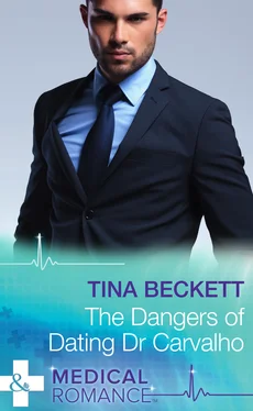 Tina Beckett The Dangers Of Dating Dr Carvalho обложка книги