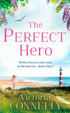 Victoria Connelly The Perfect Hero: The perfect summer read for Austen addicts! обложка книги