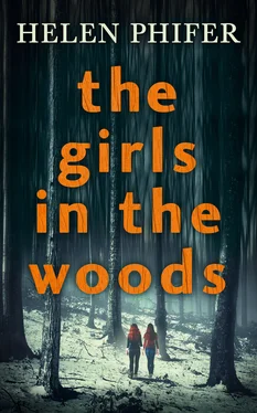 Helen Phifer The Girls In The Woods обложка книги