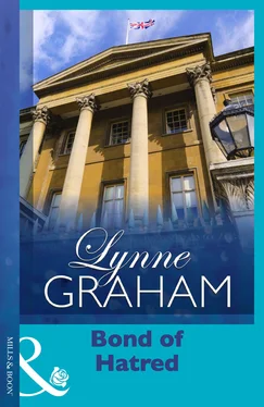 LYNNE GRAHAM Bond Of Hatred обложка книги