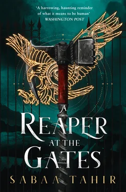 Sabaa Tahir A Reaper at the Gates обложка книги