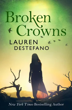 Lauren DeStefano Broken Crowns обложка книги