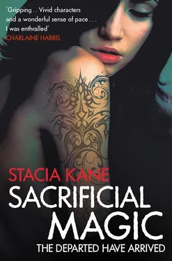 Stacia Kane Sacrificial Magic обложка книги