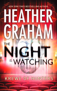 Heather Graham The Night is Watching обложка книги
