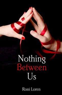 Roni Loren Nothing Between Us обложка книги