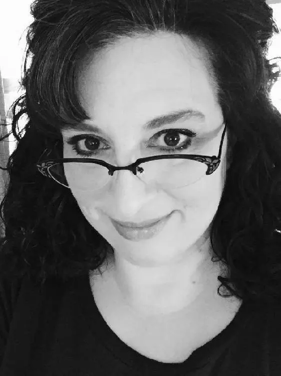 As a child growing up in rural Illinois Jennifer Foehner Wells had the wild - фото 1